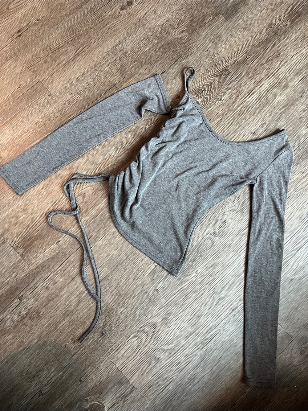 MEILLEUR Long-Sleeve Side-Ruched Scoop Neck Top